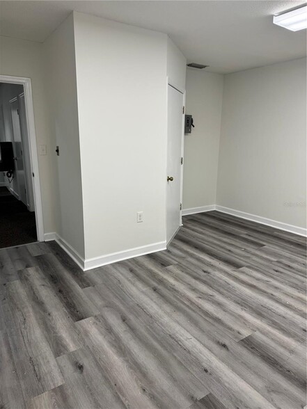 More Photos Of 17 NW 33rd Ct, Gainesville Office For Lease