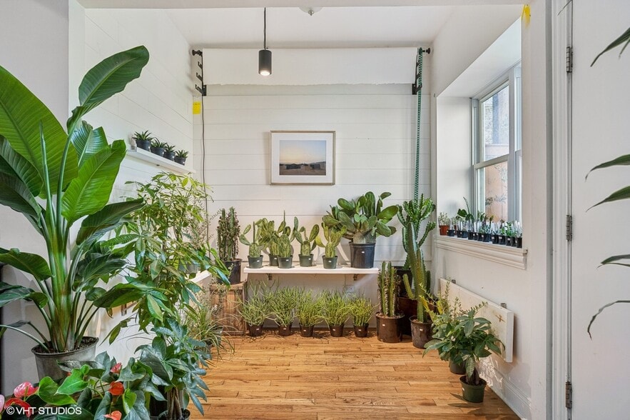 More Photos Of 2321 W North Ave, Chicago Storefront Retail Residential For Lease