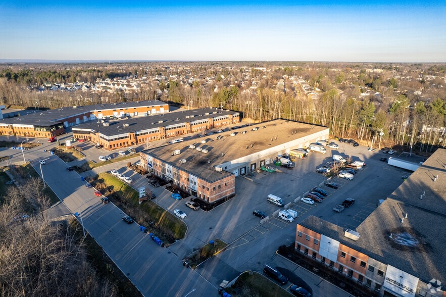 More Photos Of 30 Rue Émilien-Marcoux, Blainville Warehouse For Sale