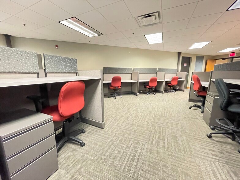 More Photos Of 6901 SW 24th Ave, Gainesville Coworking Space
