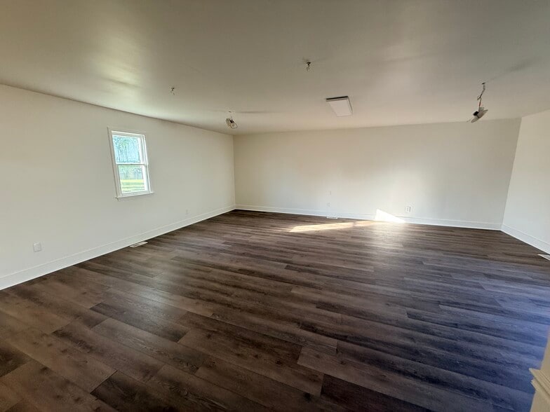 More Photos Of 410 Liberty St, Rockwell Office For Lease