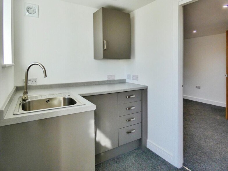 More Photos Of Market Pl, Hawes Hotel For Sale