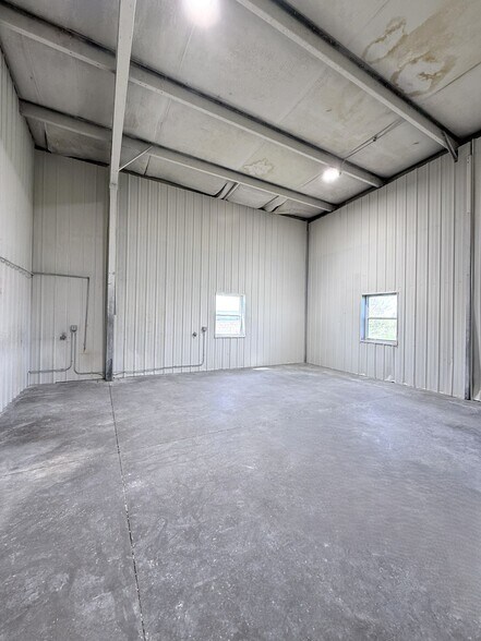 More Photos Of 875 Enterprise Ave, Galesburg Industrial For Sale