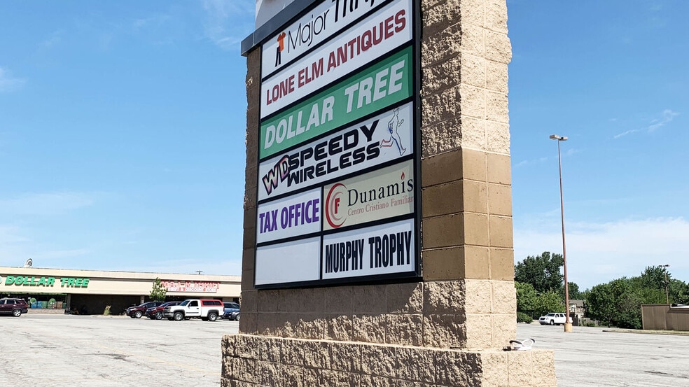 More Photos Of 875-911 S Parker St, Olathe Unknown For Lease