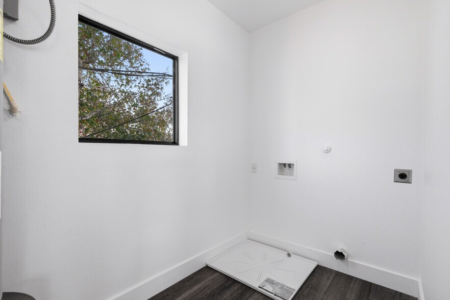 More Photos Of 1512 Wyoming St, San Antonio Apartments For Sale