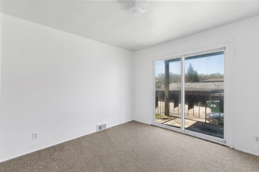 More Photos Of 552 Treeside Dr, Akron Apartments For Sale