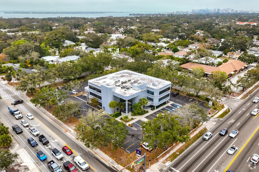 More Photos Of 3400 S Tamiami Trl, Sarasota Office For Lease
