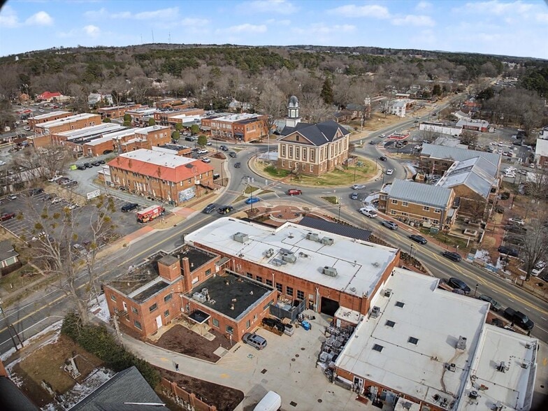 More Photos Of 39 West St, Pittsboro Restaurant For Lease