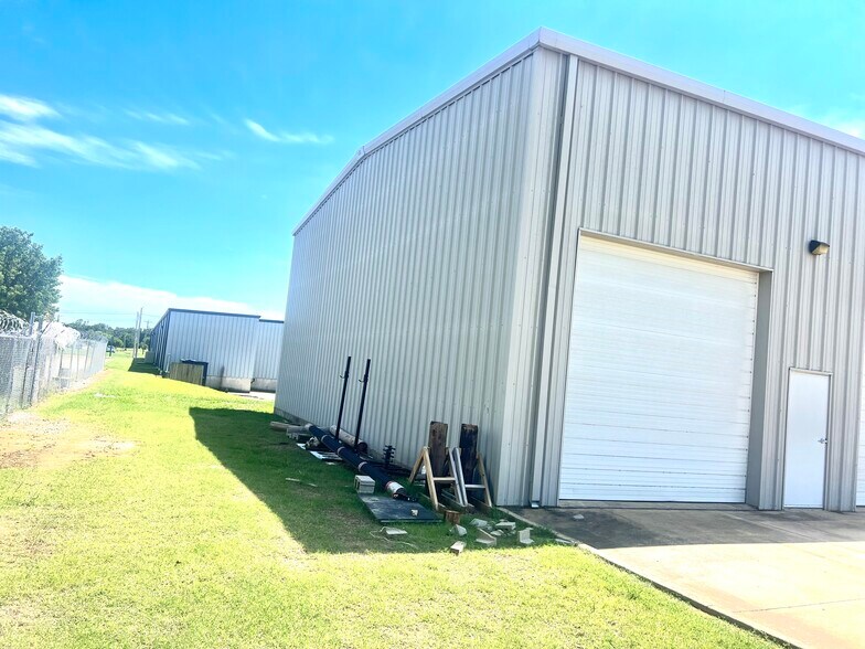 More Photos Of 3104 Prosperity Dr, Jonesboro Flex For Sale