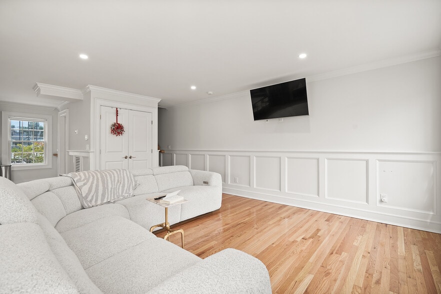 More Photos Of 24 Hoyt St, Stamford Apartments For Sale