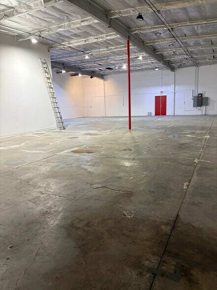 More Photos Of 16722 Hale Ave, Irvine Warehouse For Lease
