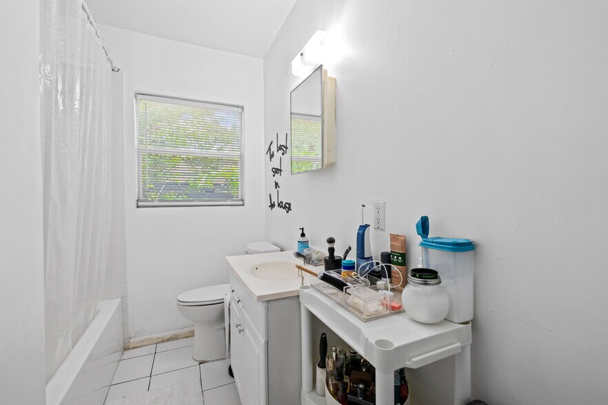 More Photos Of 724 NE 3rd Ave, Fort Lauderdale Apartments For Sale