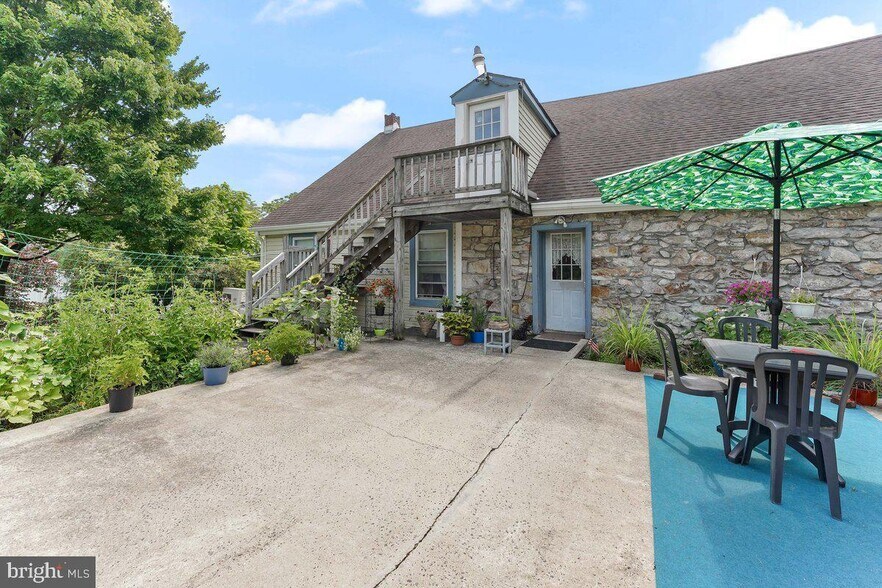 More Photos Of 2116 Old Route 100, Bechtelsville Restaurant For Sale