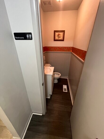 More Photos Of 2134 Nicholasville Rd, Lexington Medical For Sale