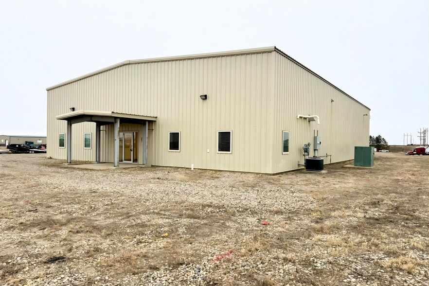 More Photos Of 601 Gilbertson St SE, Tioga Warehouse For Lease