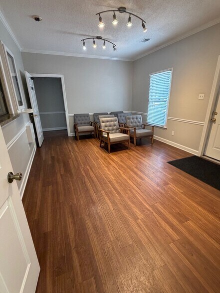 More Photos Of 2004 Exeter Rd, Germantown Medical For Sale