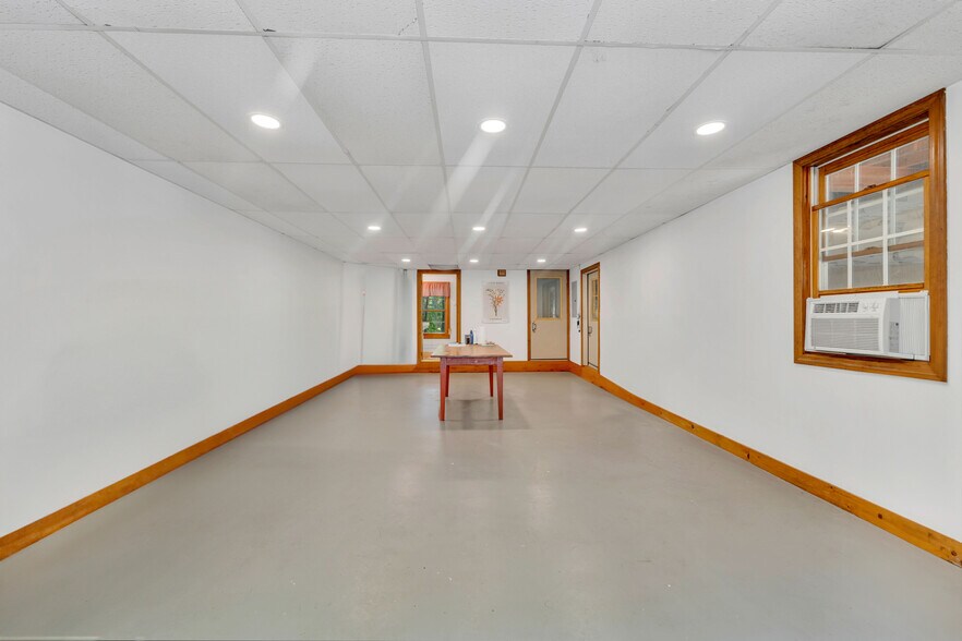 More Photos Of 77 Hancock Rd, Peterborough Flex For Sale