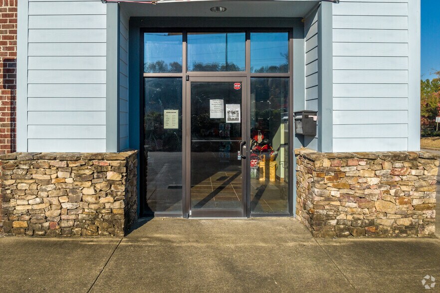 More Photos Of 264 Inverness Center Dr, Birmingham Drugstore For Lease