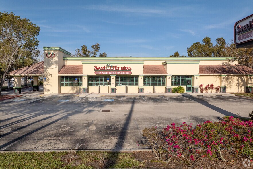 More Photos Of 14080 S Tamiami Trl, Fort Myers Restaurant For Lease