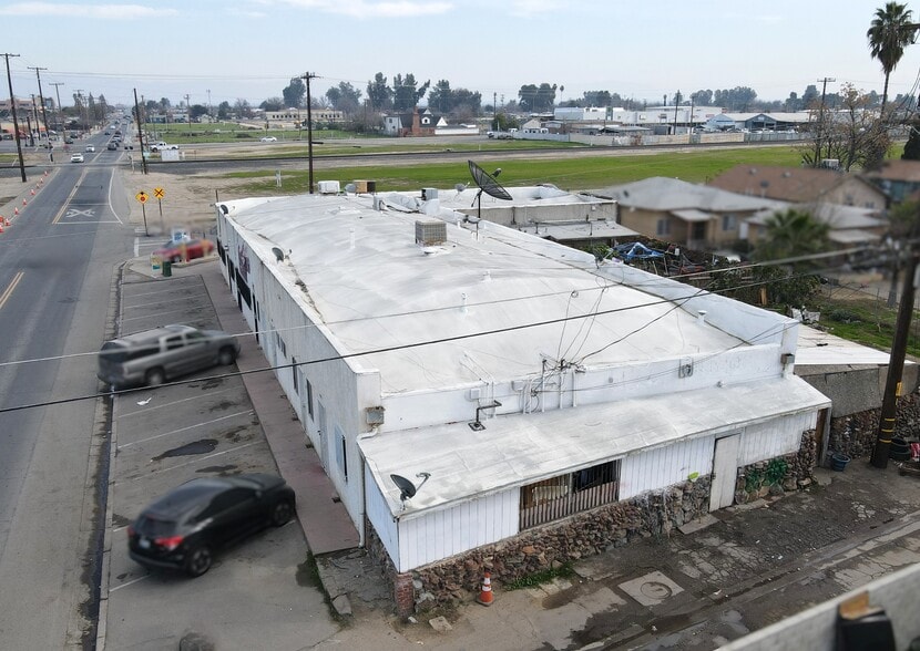 More Photos Of 345 Glenwood St, Delano Convenience Store For Sale