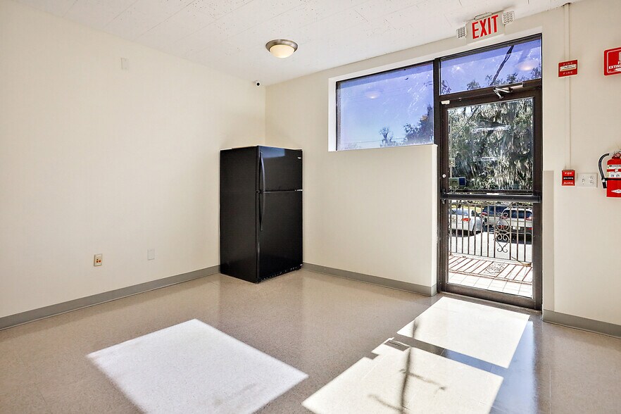 More Photos Of 711 W Main St, Leesburg Medical For Lease