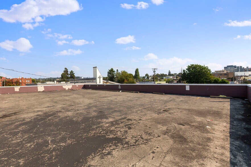 More Photos Of 873-875 6th St, Bremerton Bank For Lease