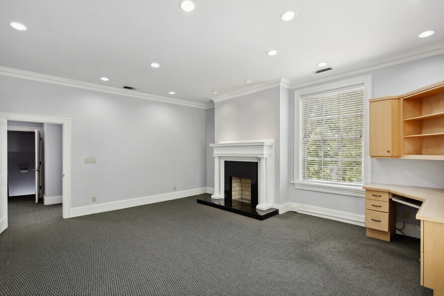 More Photos Of 1719 Abercorn St, Savannah Office Residential For Sale