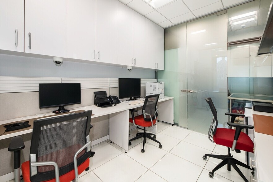More Photos Of 50 W 47th St, New York Office Residential For Sale