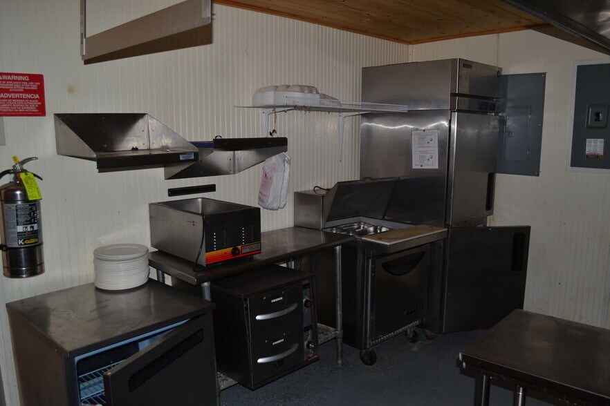 More Photos Of 220 Highway 261, Buchanan Dam Restaurant For Lease