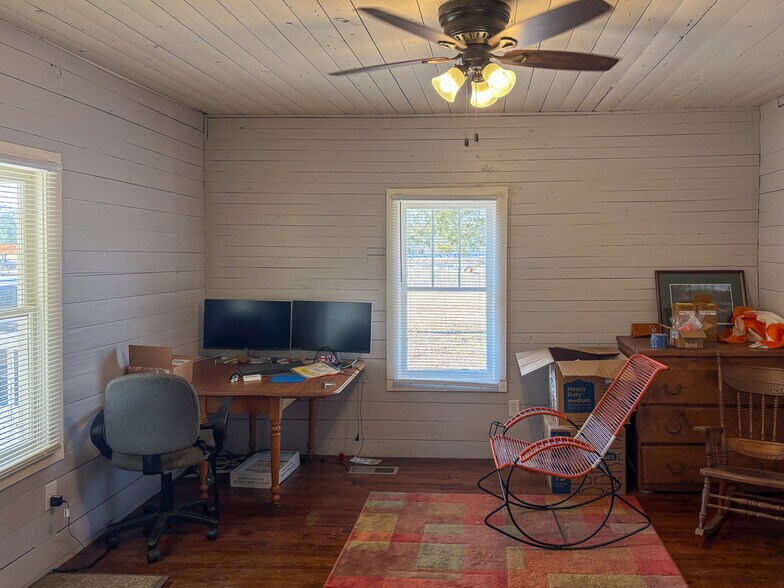 More Photos Of 732 Valley Ridge Rd, Swansea Land For Lease