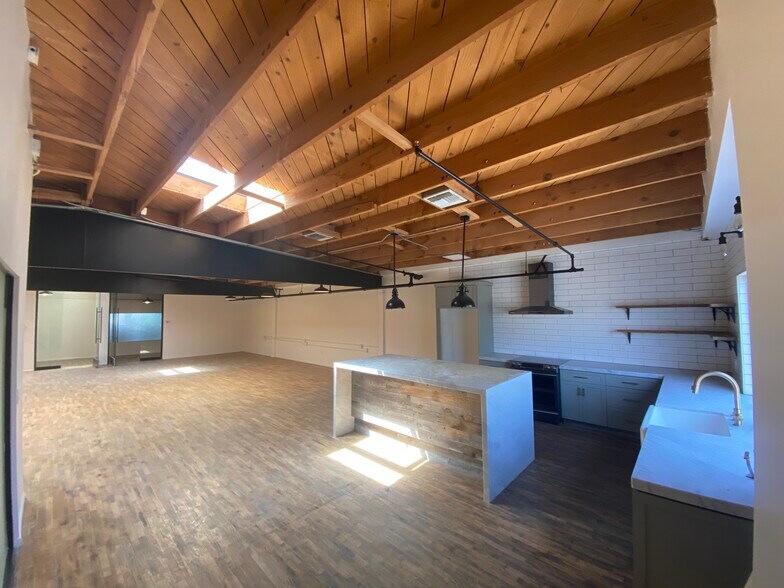 More Photos Of 8469-8473 Melrose Ave, West Hollywood Storefront For Lease