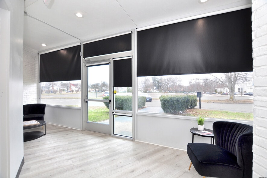 More Photos Of 258 Windsor Ave, Windsor Freestanding For Sale