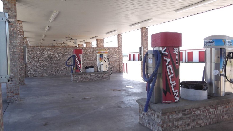 More Photos Of 101 Cedar Dr, Davis Carwash For Sale