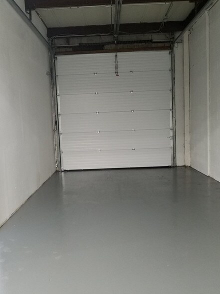 More Photos Of 145 Milbar Blvd, Farmingdale Warehouse For Lease