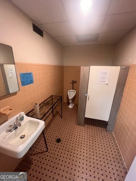 More Photos Of 308 S Lewis St, Lagrange Office For Sale