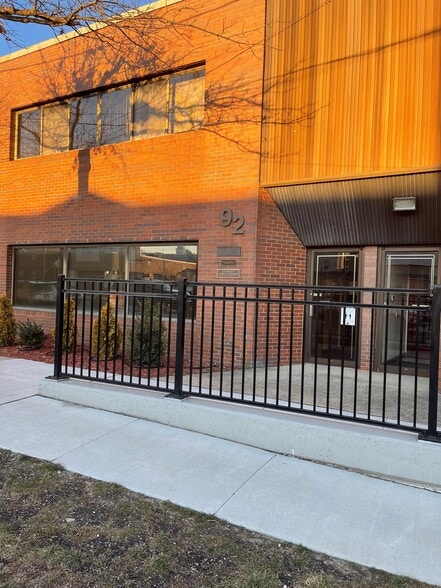 Primary Photo Of 90 Willis Ave, Mineola Office For Lease