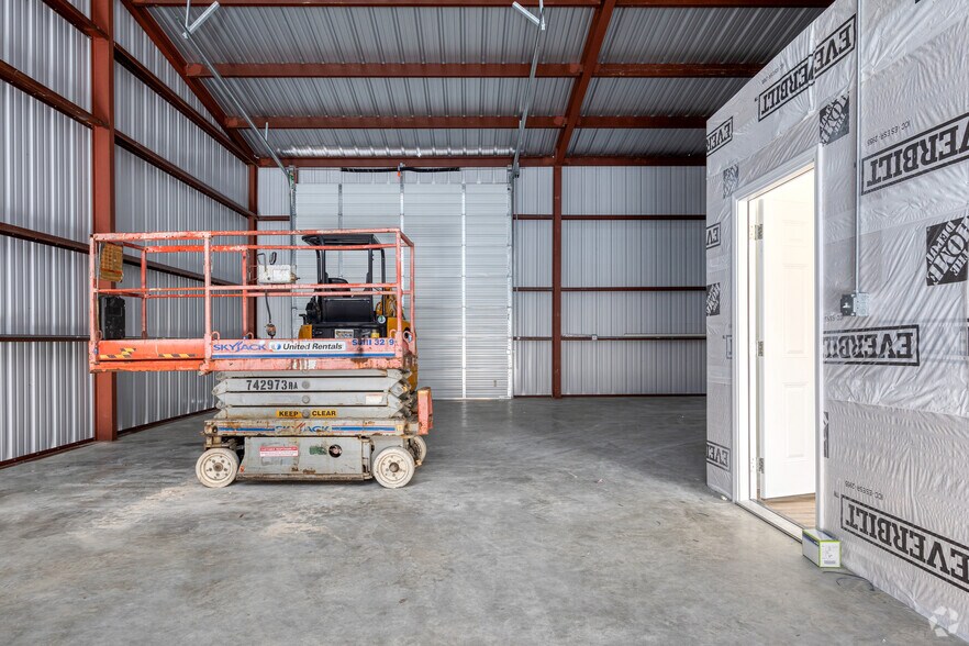 More Photos Of 9157 Farm to Market 436, Temple Warehouse For Lease