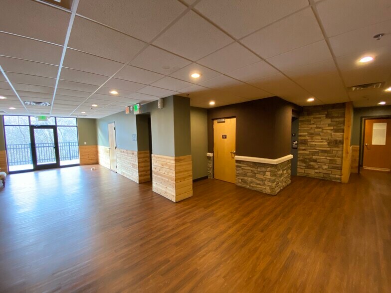 More Photos Of 871 S Arbor Vitae, Edwardsville General Retail For Lease
