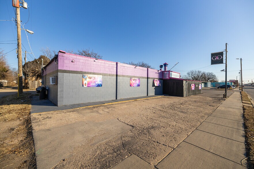 More Photos Of 212 W Harry St, Wichita Bar For Sale