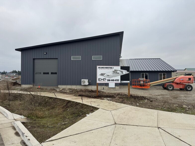 More Photos Of 3092 W Bellanca Ct, Hayden Industrial For Lease