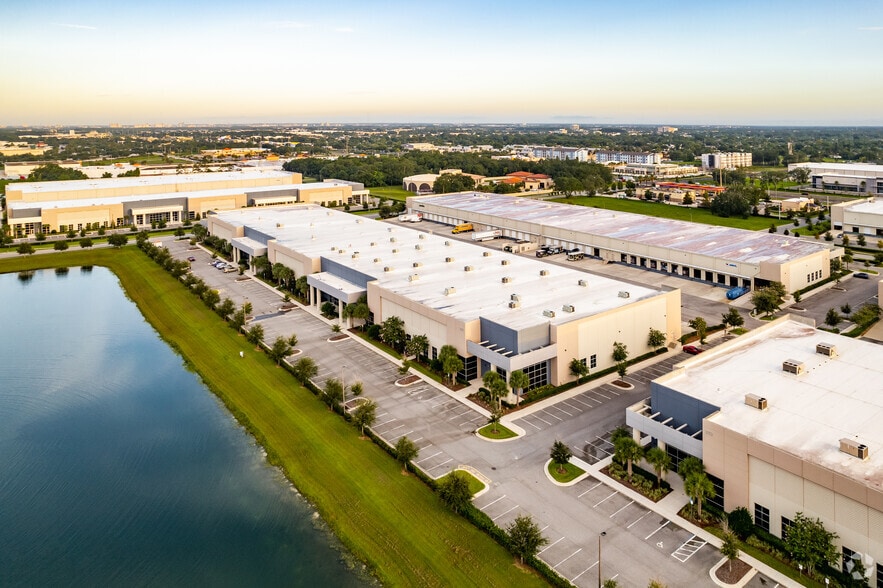 More Photos Of 8063 Beacon Lake Dr, Orlando Unknown For Lease