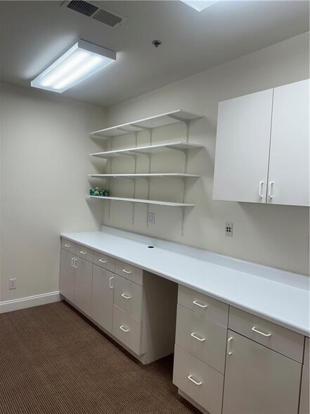 More Photos Of 1275 Shiloh Rd, Kennesaw Office Residential For Lease