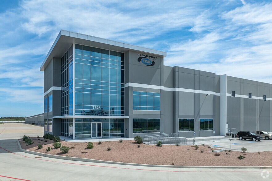 Primary Photo Of 7525 Sutton Rd, Baytown Warehouse For Lease