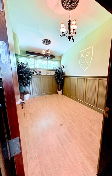 More Photos Of 1040 Morningside Dr, Perry Medical For Lease