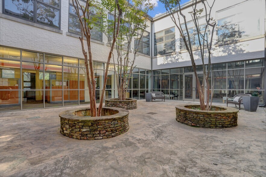 More Photos Of 756-765 Ridge Lake Blvd, Memphis Medical For Lease