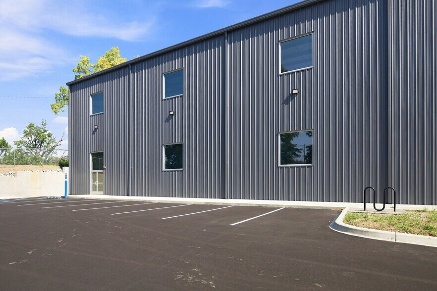 More Photos Of 1440 Bland, Louisville Warehouse For Lease
