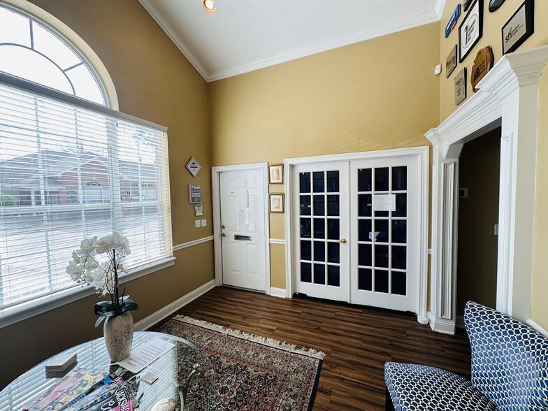 More Photos Of 12443 San Jose Blvd, Jacksonville Medical For Lease