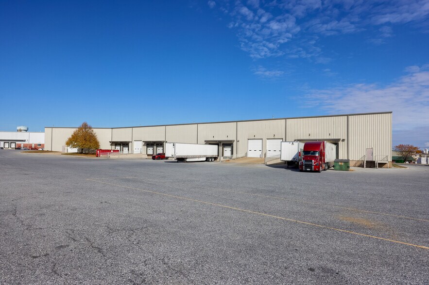 More Photos Of 301 Commerce Dr, New Holland Warehouse For Sale