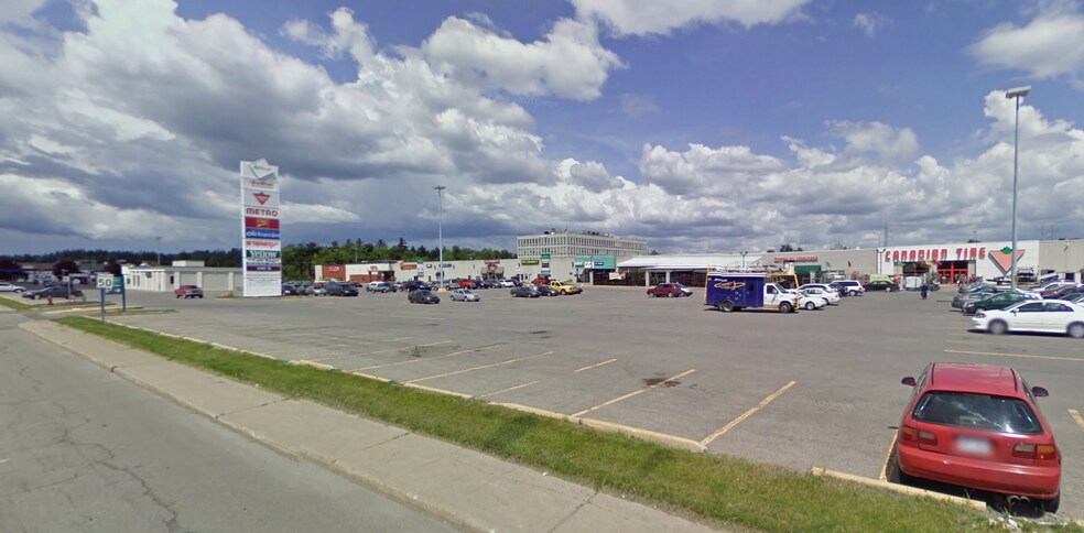 Primary Photo Of 505 Av Bethany, Lachute General Retail For Lease