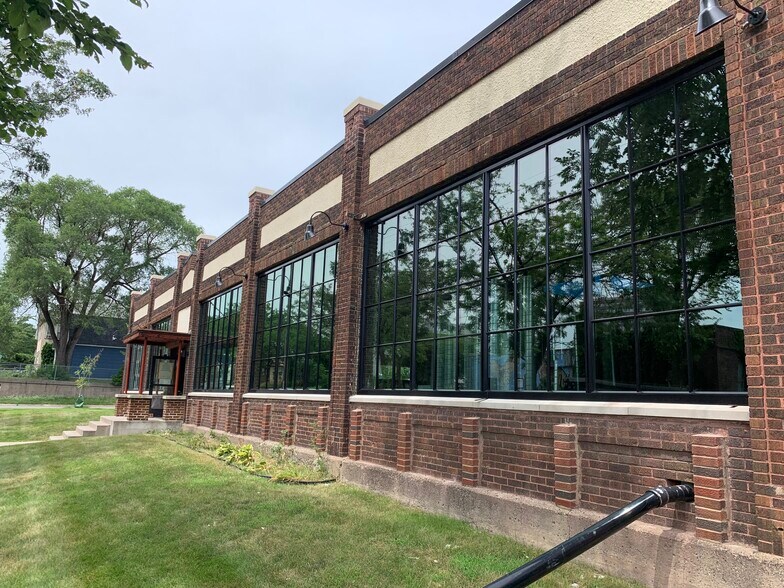 More Photos Of 1911 Jefferson St NE, Saint Anthony Manufacturing For Lease